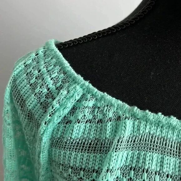 Bubble B Seafoam and cream lace top - Picture 3 of 7